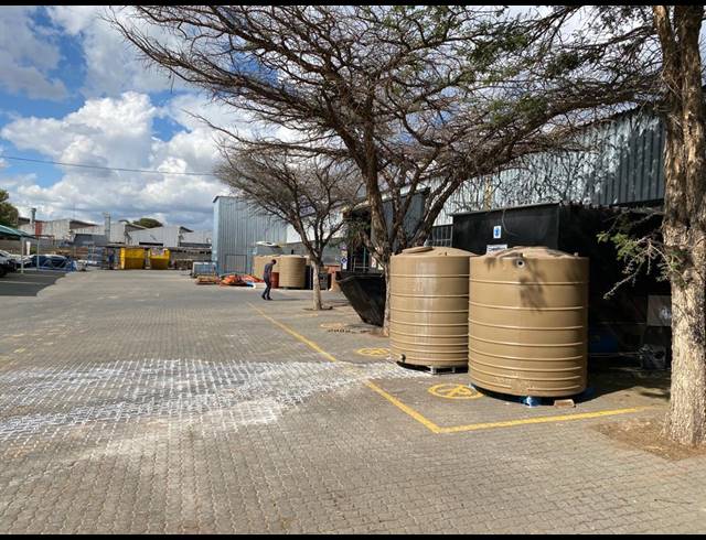 4,580M² WAREHOUSE TO LET IN ROSSLYN